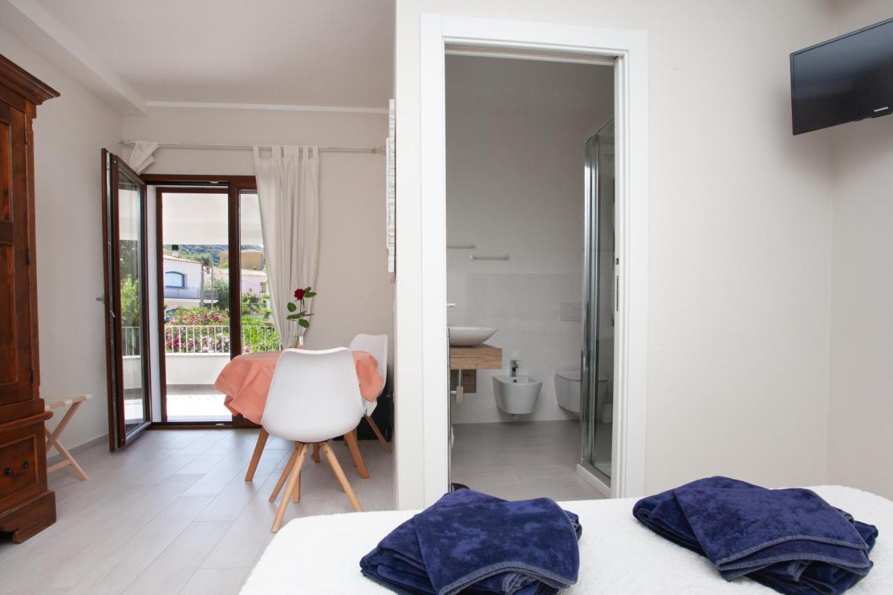 Lu Lioni Rooms San Teodoro  Exterior photo
